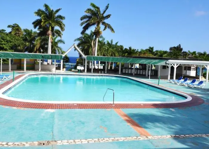 Seacastles By The Beach/pool Montego Bay