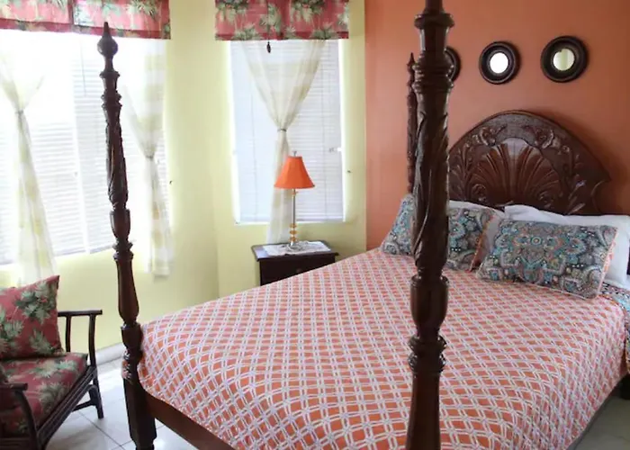 Aparthotel Seacastles By The Beach/pool Montego Bay