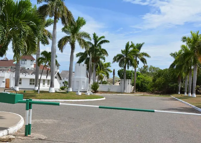 Seacastles By The Beach/pool 3*