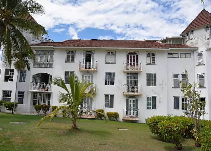 Seacastles By The Beach/pool Montego Bay