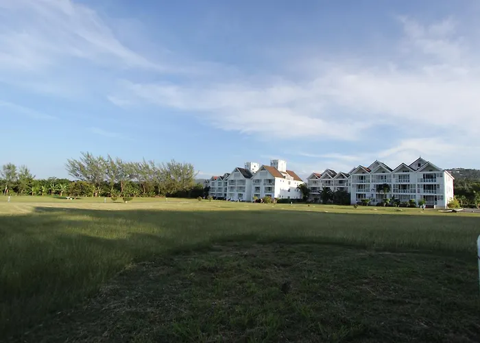 Seacastles By The Beach/pool Aparthotel 3*